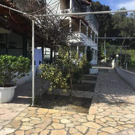 Homely In With Balcony *